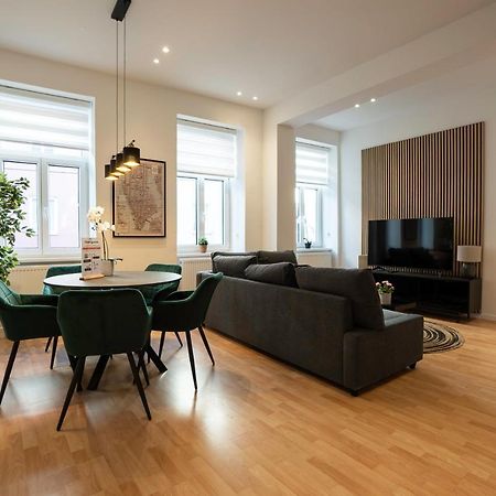 Experience Fresh Comfort In Our Brand-New Apartment In Vienna'S 17Th District エクステリア 写真