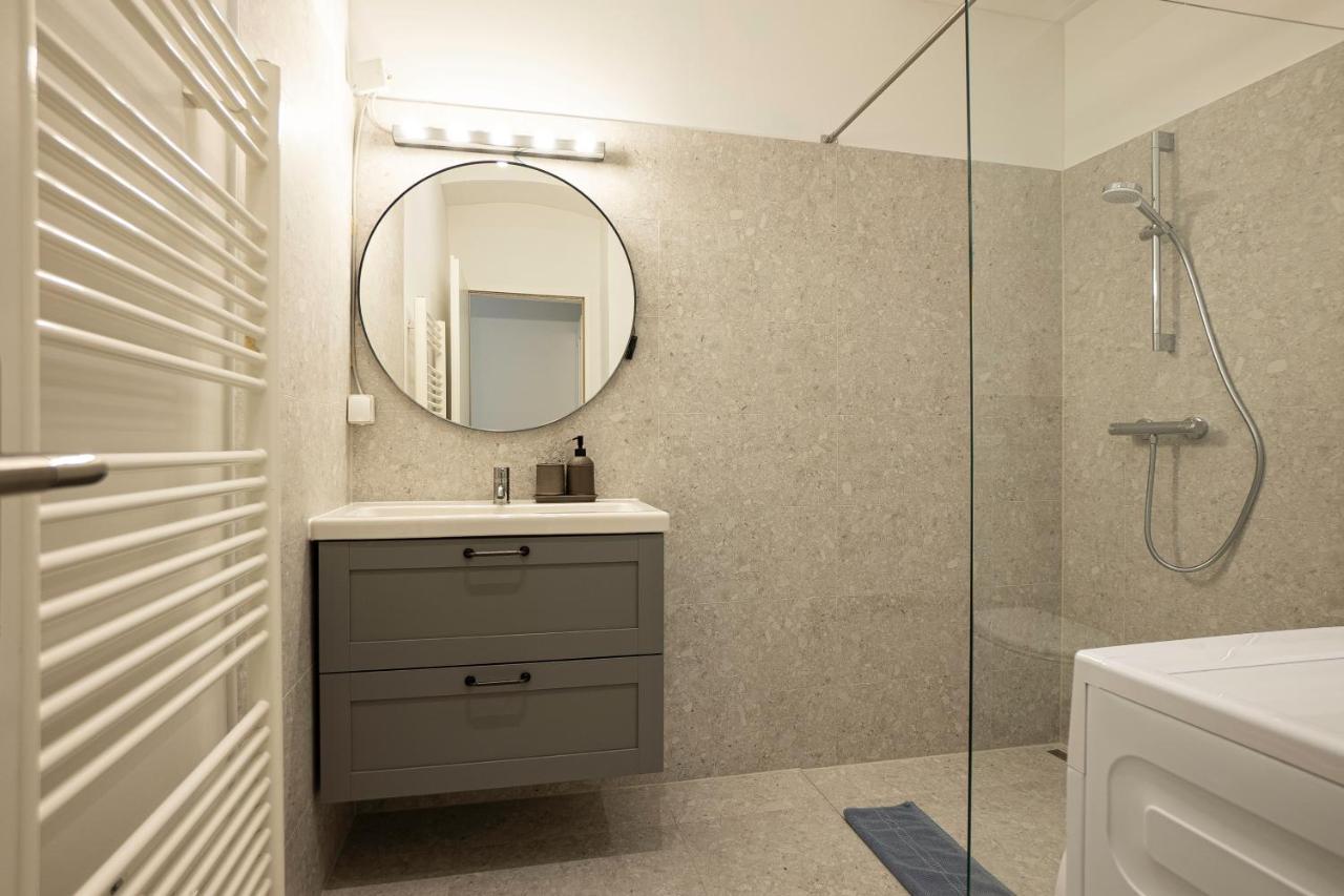 Experience Fresh Comfort In Our Brand-New Apartment In Vienna'S 17Th District エクステリア 写真