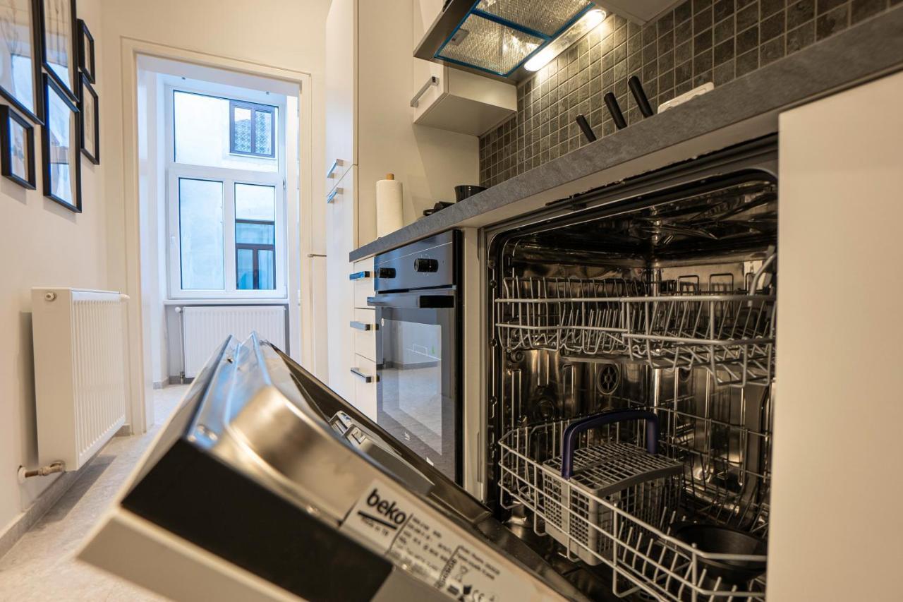 Experience Fresh Comfort In Our Brand-New Apartment In Vienna'S 17Th District エクステリア 写真