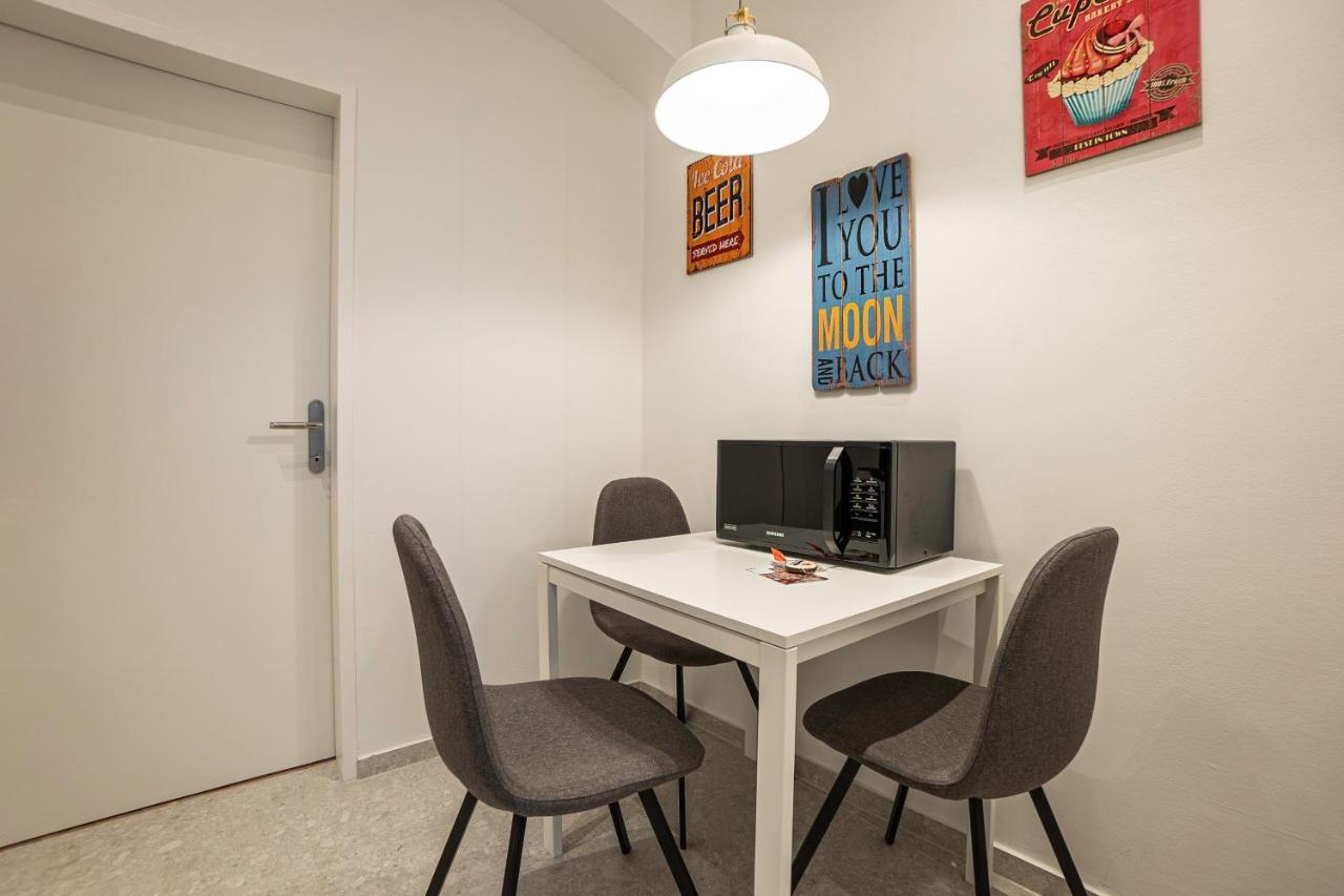 Experience Fresh Comfort In Our Brand-New Apartment In Vienna'S 17Th District エクステリア 写真